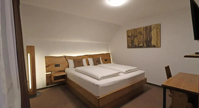 Двухместный номер Deluxe с балконом Höhengasthof Hotel Kreuz