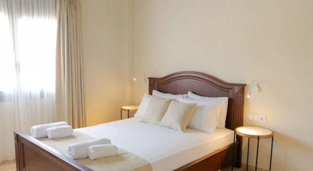 Люкс Deluxe с 2 комнатами с видом на бассейн Marble Luxury Suites