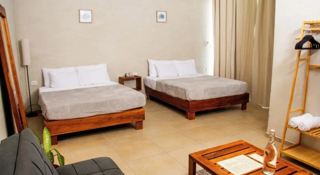 Полулюкс La Familia Casa and Suites