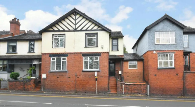 Beautiful 3-bed House by Ministays Stoke-on-trent, Забронировать Отель Сток-он-Трент Стаффордшир