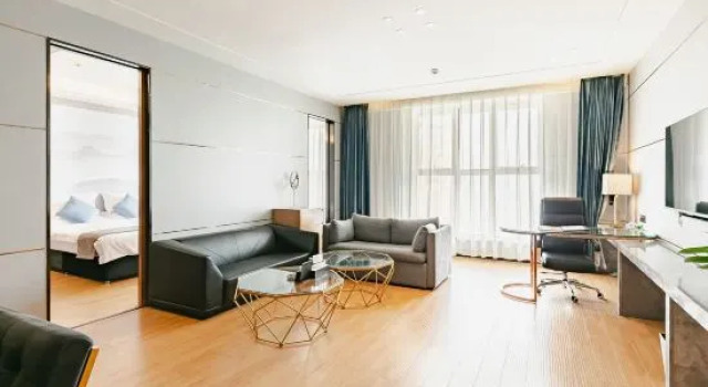 Люкс Business Live and Life Hotel