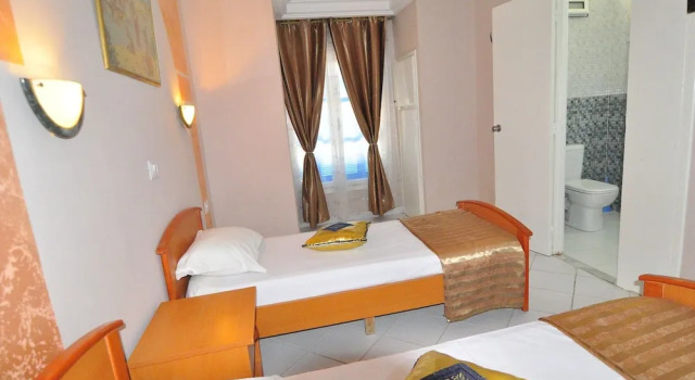 Трёхместный номер Standard Hôtel Les Palmes d'Or