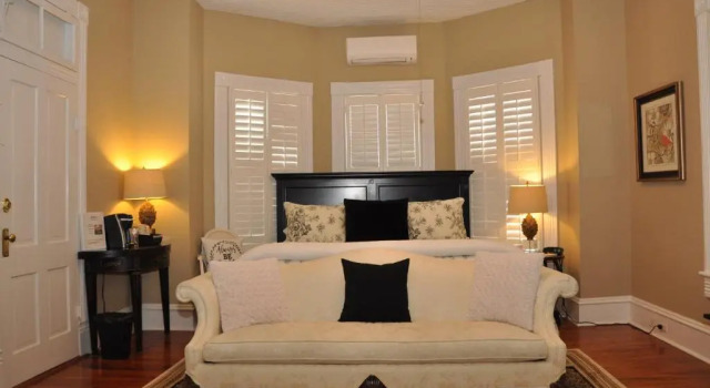 Deluxe Zimmer Trowell Historic Inn