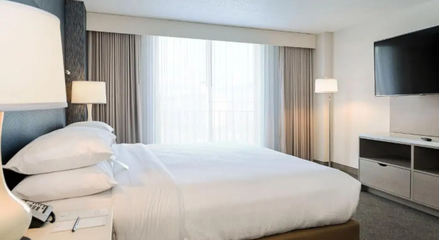 Люкс Executive Embassy Suites Baltimore - North/Hunt Valley