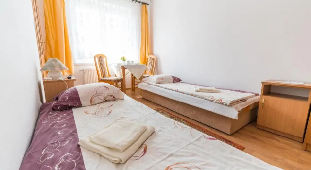 Hawet, Book Hotel Jastrzębia Góra 