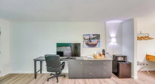 1 Mi to Dtwn! Eureka Springs Studio, Shared Patio, Забронировать Апартаменты/квартира Апартаменты Юрика-Спрингса, рядом с Black Bass Lake, Апартаменты/квартира