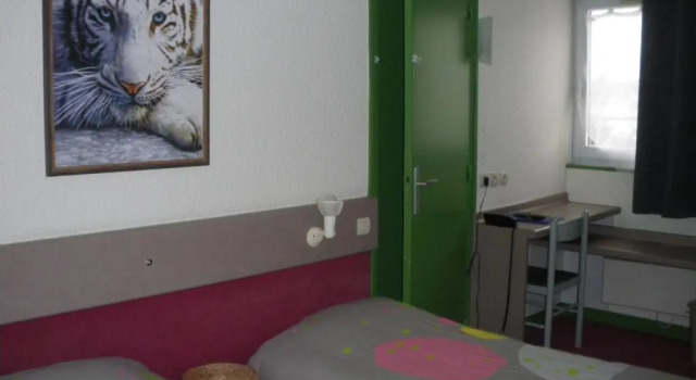 Camera Standard Contact Hôtel Come Inn