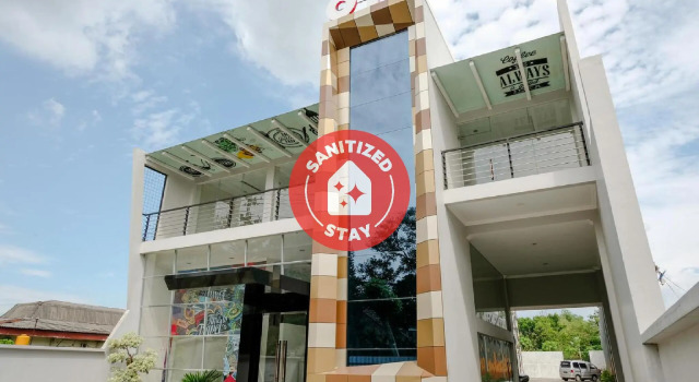 OYO 2140 Hs Residence, Prenota Hotel Hotel a Tulungagung con parcheggio, Parcheggio