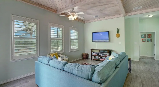 Piggy's Perch 4 Bedroom Townhouse by Redawning