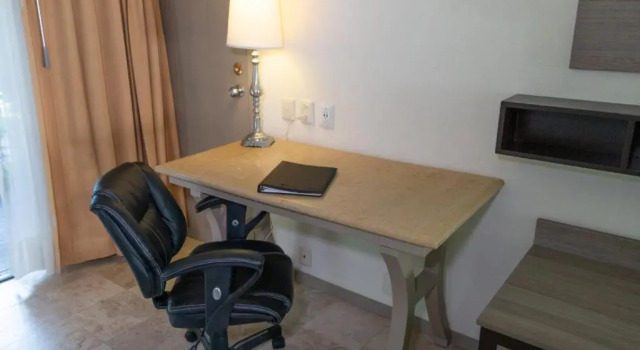 Двухместный номер Standard Dog Friendly Wyndham Garden Guadalajara Expo Plaza del Sol