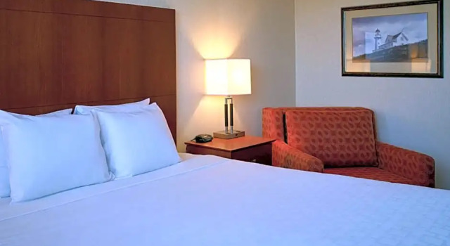 Двухместный люкс Clarion Hotel Portland Airport ME