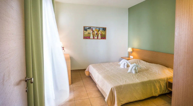 Апартаменты Athina Beach Hotel