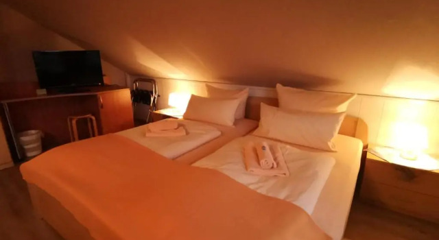 Hotel zur Schmiede, Забронировать Отель Альтенау Нижняя Саксония