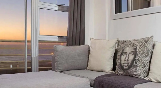 Апартаменты Blouberg Beachfront Apartment The Bay 202