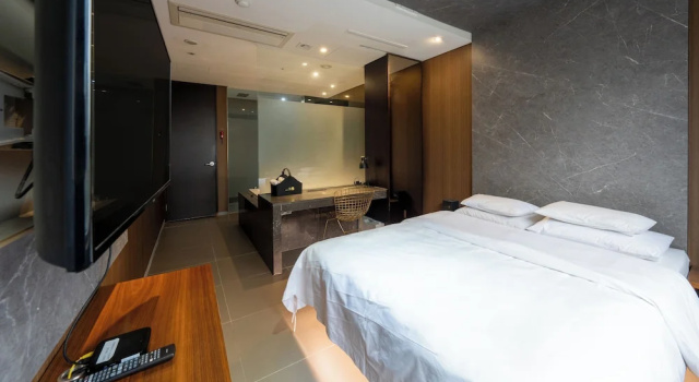 Двухместный полулюкс Hotel The Designers Hongdae