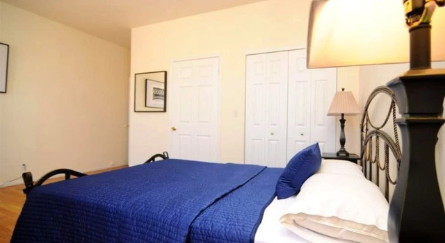 Brooklyn Deluxe Suite Apartments