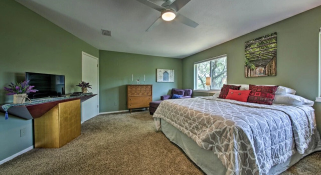 Canyon Lake Home w/ Yard - 1/2 Mi To Boat Launch!