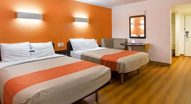 Номер Deluxe Motel 6-Tampa, FL - Fairgrounds
