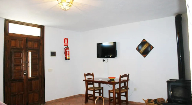 Casas Rurales Juzcar Centro, Забронировать Отель Хускар провинция Малага, рядом с Royal Tin Factory Winery