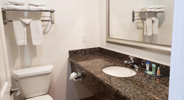 Двухместный номер Standard Fairview Inn & Suites