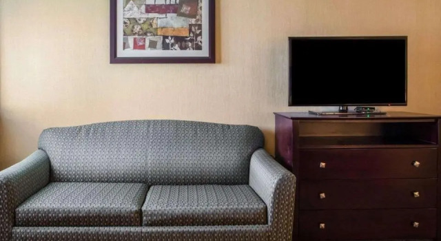 Standard Zimmer AmericInn by Wyndham Marshfield