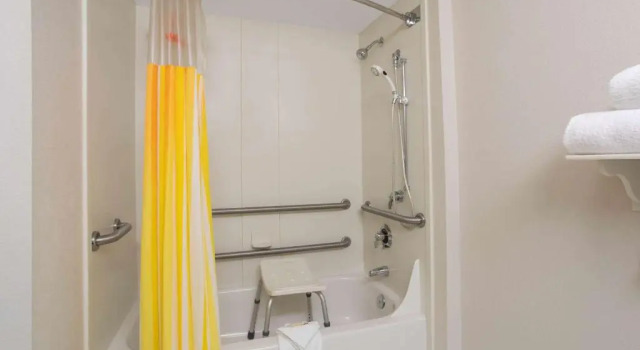 Четырёхместный номер Standard La Quinta by Wyndham Denver Southwest Lakewood
