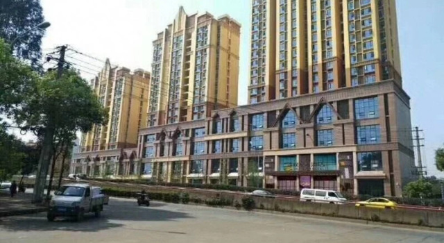 Shuangfa Hotel (Chengdu East Station), Boek Hotel Hotels in Chengdu met parkeren, Parkeren