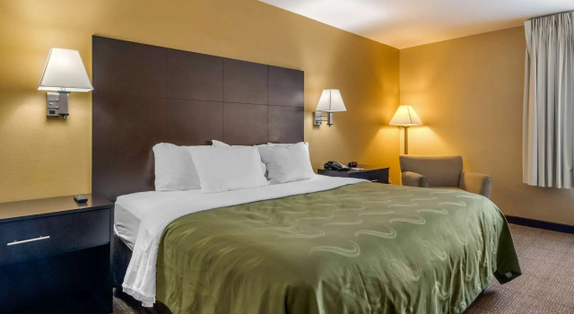 Двухместный номер Standard Quality Inn & Suites Lenexa Kansas City