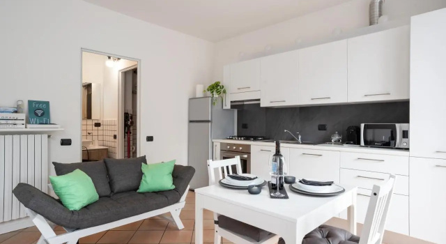 Guesthost - Ossuccio Apt with Ac, Balcony & Parking! (Adults Only)