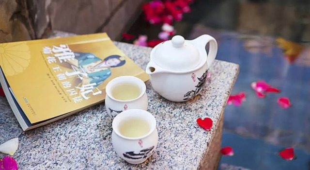 Yijing Rose Spring Holiday Hotel Bazhou, Rezerwuj Hotel Hotele biznesowe w Bazhou, 4* 5*