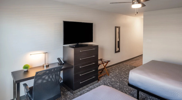 Четырёхместный люкс stayAPT Suites Alexandria-Fort Belvoir