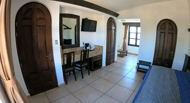 Полулюкс с видом на бассейн The Latit Hotel Querétaro
