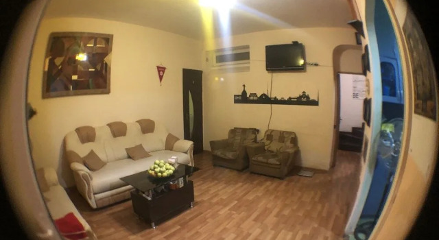 All Seasons Hostel by HOSTELANDTOURS, Book Hostel / Vandrerhjem Hostels i Jerevan, nær Yerevan Brandy Factory, Hostel / Vandrerhjem