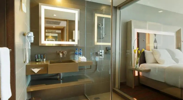 Двухместный номер Executive с балконом Novotel Manila Araneta City Hotel