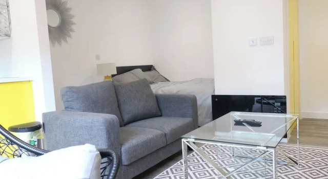 Sheffield City Apartment Retreat