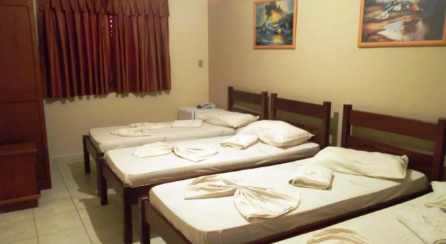 Четырёхместный номер Standard Hollywood Palace Hotel