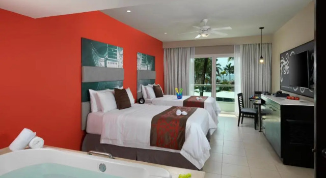 Семейный номер Deluxe с 2 комнатами с видом на бассейн Hard Rock Hotel Vallarta All Inclusive