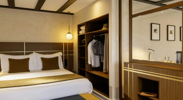 Hotel Le Colombier, Забронировать Отель Отели Оберне с парковкой, рядом с Туристическо-информационный центр Оберне, Парковка