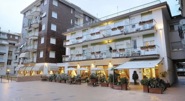 Hotel Arma Ristorante, Buchen Sie Hotel Taggia Blumenriviera