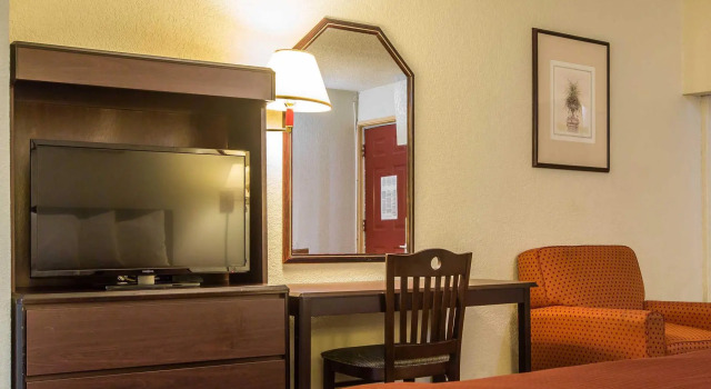 Двухместный номер Standard Rodeway Inn Marietta near Dobbins ARB