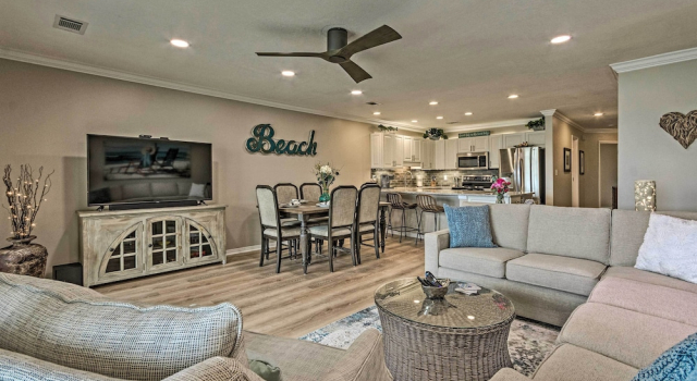 Beachy Lakefront Escape - Walk to the Shore!, Rezerwuj Willa Hotele SPA w Emerald Coast, SPA
