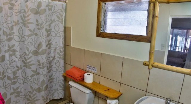 Четырёхместный номер Standard с красивым видом из окна Hotel Brasilito