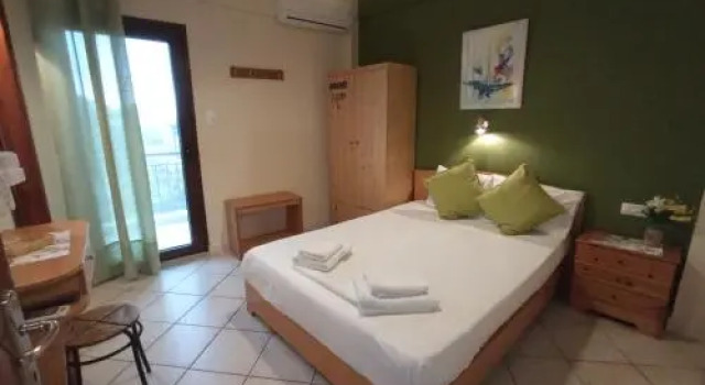 Marika House, Book Hotel Stavros 