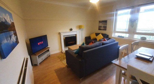 Two Bedroom Apartment by Klass Living Serviced Accommodation Airdrie - Nicol Apartment With WiFi & Parking