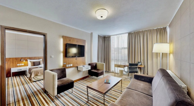 Апартаменты Executive с балконом Business Hotel Astrum Laus
