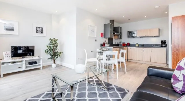 Roomspace Serviced Apartments -Thames Edge, Забронировать Апартаменты/квартира Апартаменты Западного Суссекса, Апартаменты/квартира