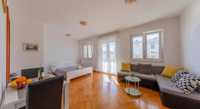 Студия Sorento Apartments