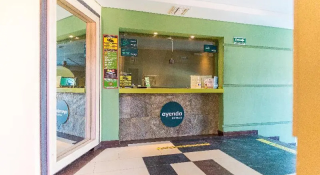 Номер Standard Hotel 56 Avenue Plaza