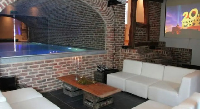 Attractive Holiday Home with Pool, Hot Tub, Fireplace near Spa