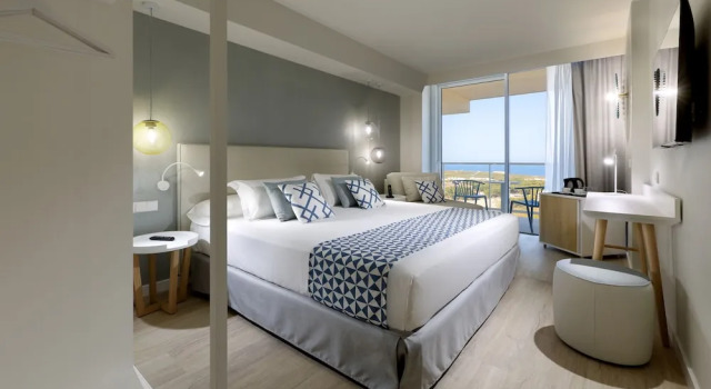 Номер Deluxe с балконом и с видом на море Palladium Hotel Menorca